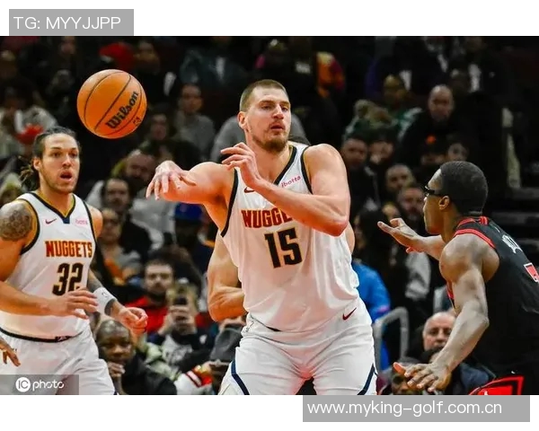 戈登状态火热半场完美表现砍下14分外加3篮板1助攻助力球队奋勇争先