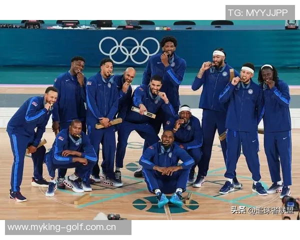 美媒分享库里一家六口温馨聚餐瞬间时光荏苒令人感慨不已 美媒分享库里一家六口温馨聚餐瞬间时光荏苒令人感慨不已