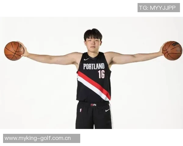 开拓者媒体人杨瀚森强调合理进攻策略避免三分盲投与失误