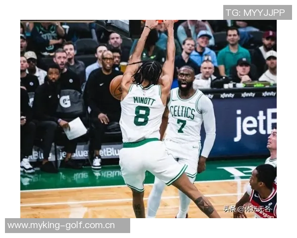 克拉克斯顿上半场表现惊艳7投5中砍下11分8篮板外线命中率完美